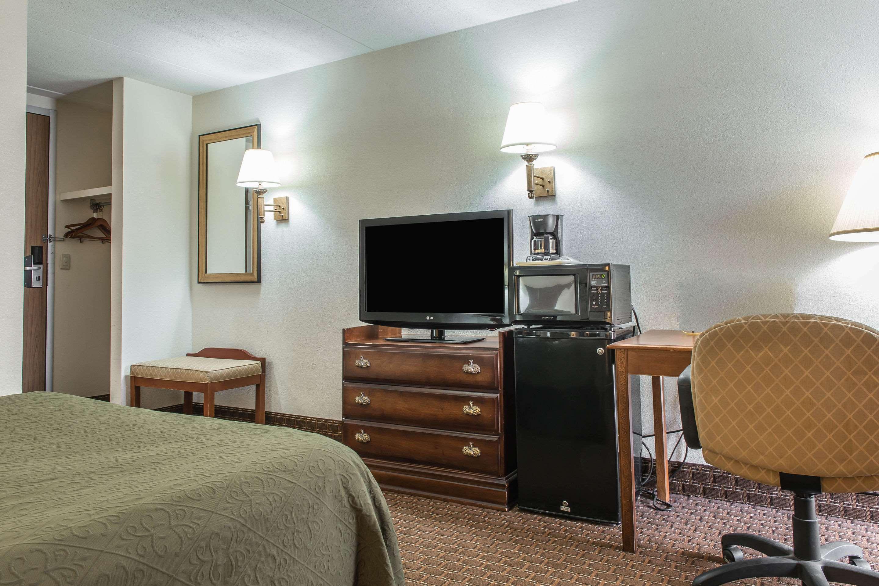 Rodeway Inn Brookville Eksteriør bilde